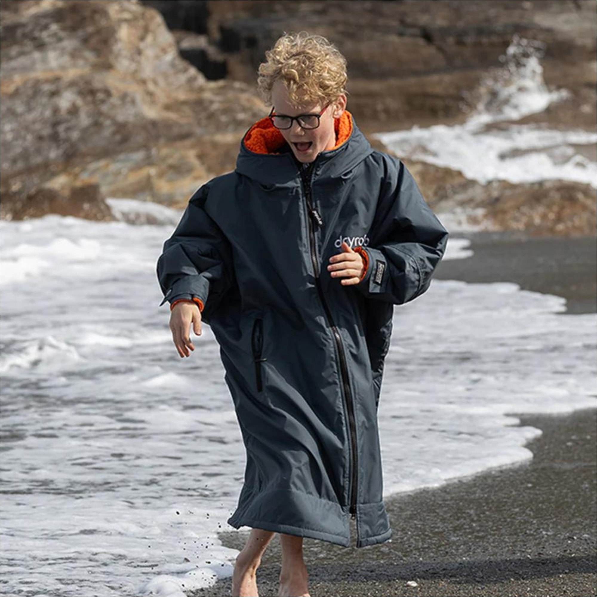 2026 Dryrobe Junior Advance Long Sleeve Changing Robe V3KSLSDA - Dark Grey / Orange